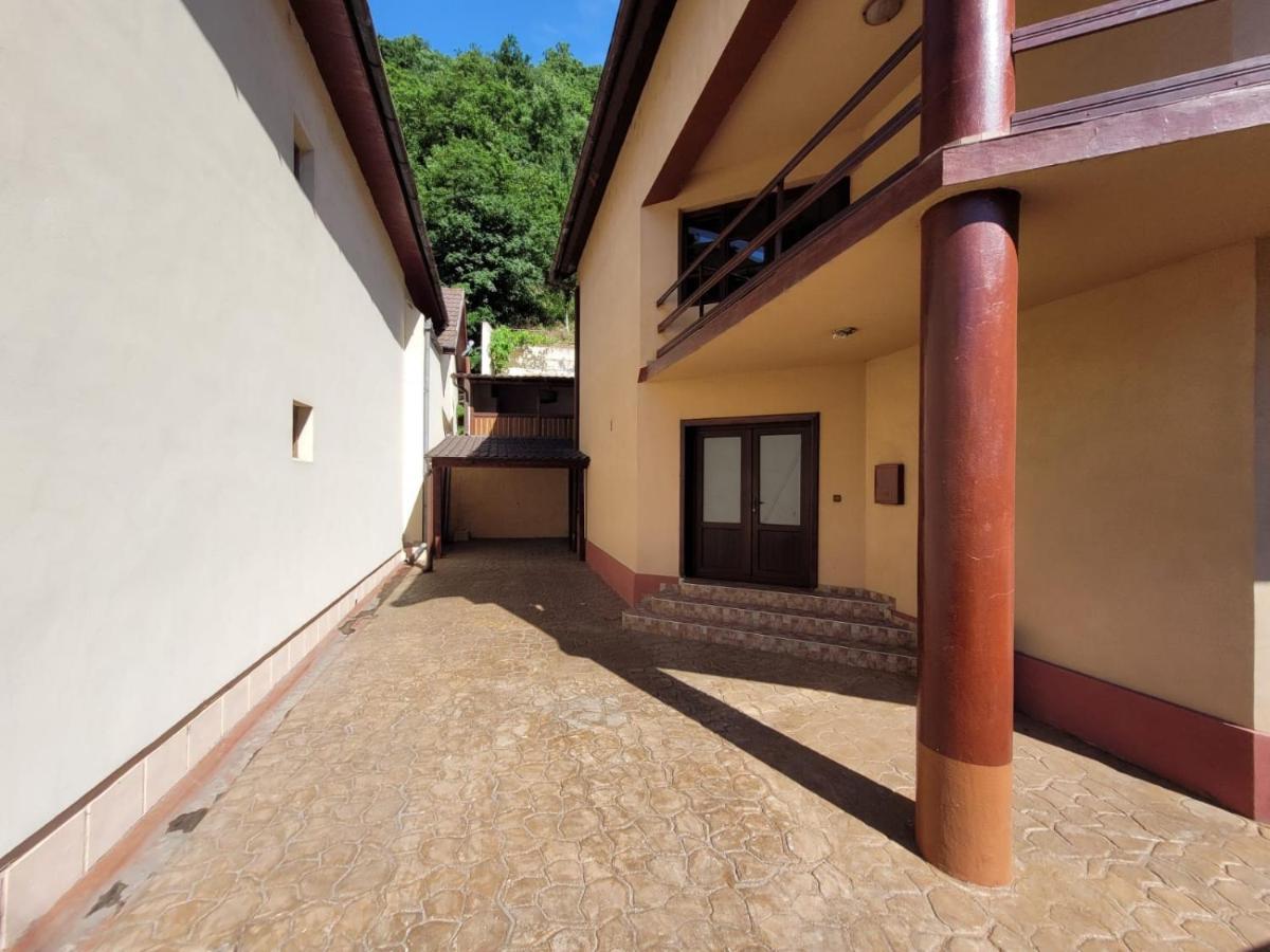 Willa Casa Basu Băile Herculane Zewnętrze zdjęcie